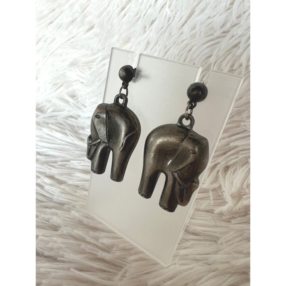 Elephant Dangle Earrings Gunmetal Antiqued‎ Silver Boho Whimsical Vintage Retro